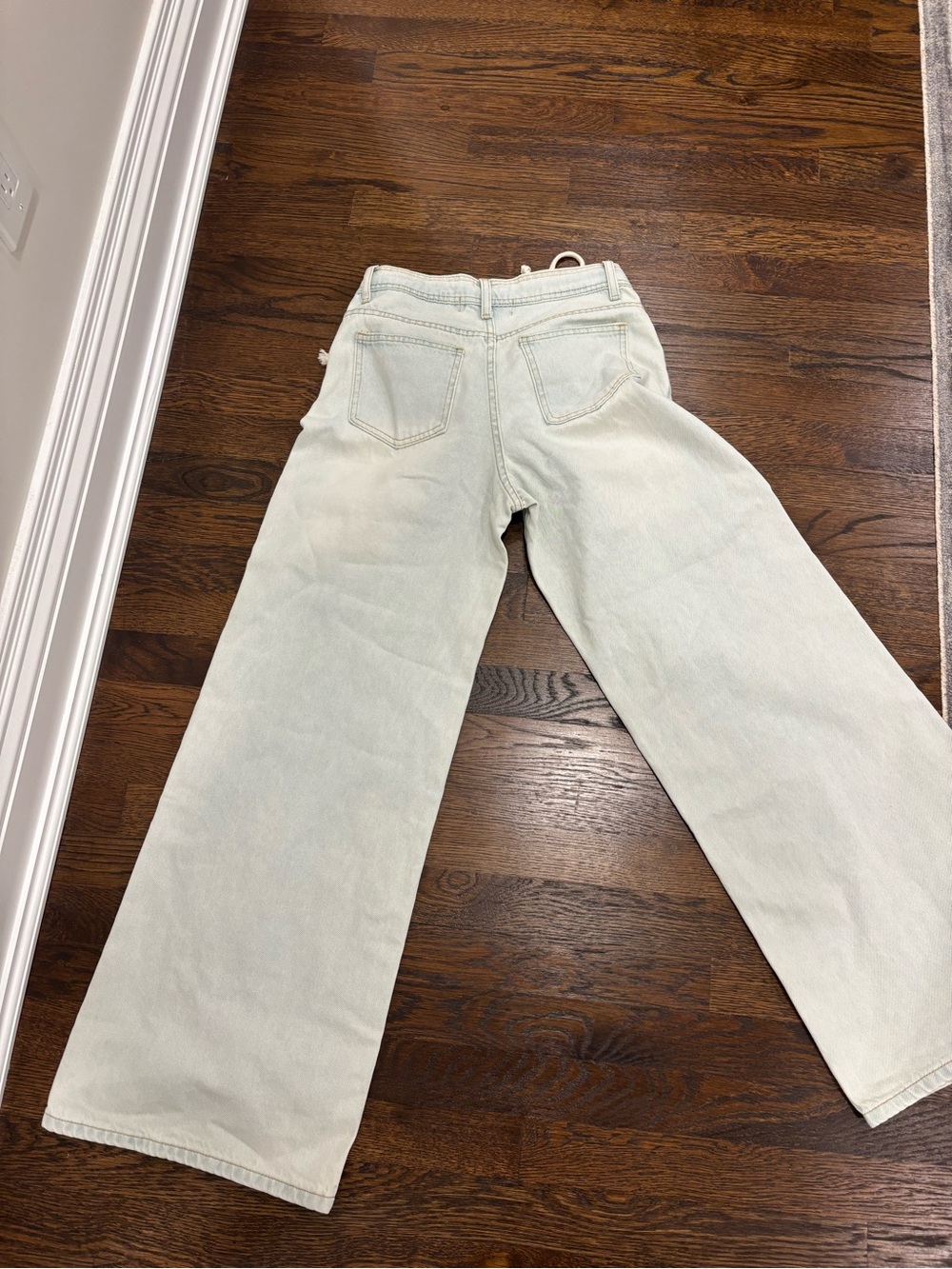Vintage Havana Women’s wide leg Jeans in Light wash Off-White